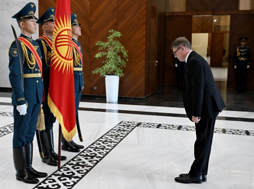 Садыр Жапаров принял верительные грамоты от послов ряда стран, включая ЕС и Пакистан