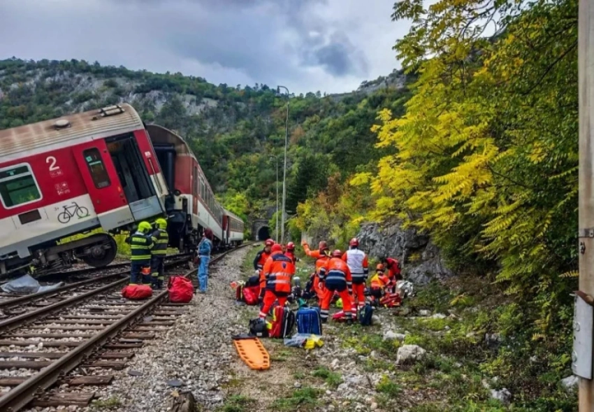 В Словакии лоб в лоб столкнулись два пассажирских поезда