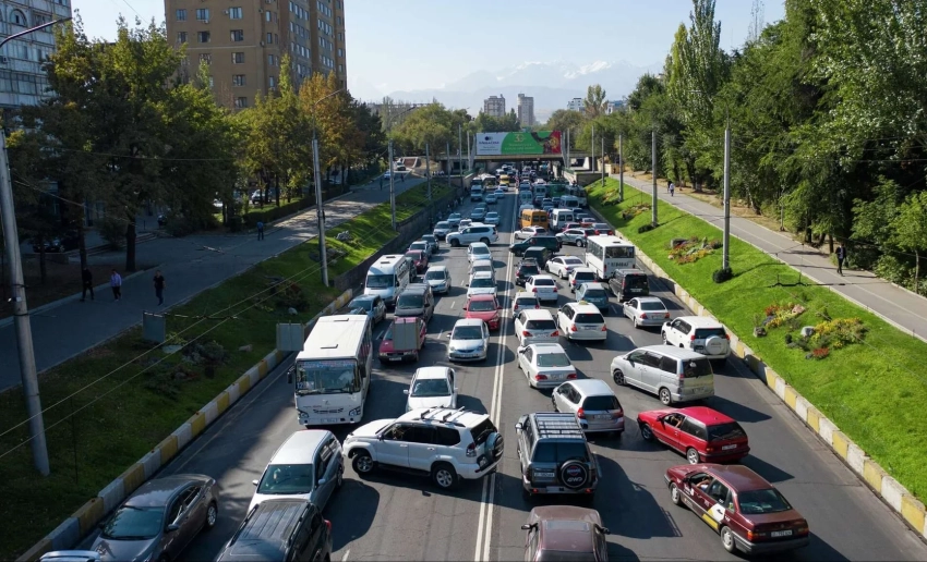 Мэрия намерена внедрить ряд цифровых инициатив для решения проблем с пробками в Бишкеке