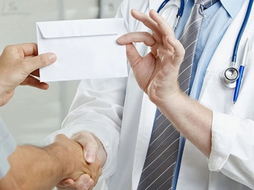 Глава Минздрава КР заявил, что коррупции в ведомстве больше нет