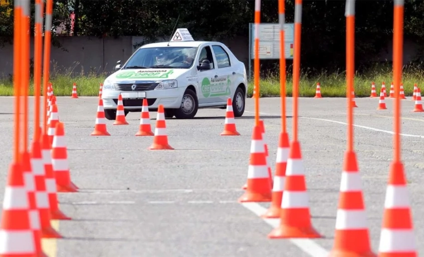 В Кыргызстане введен мораторий на лицензирование автошкол