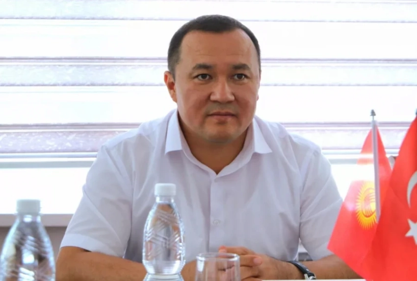 «Мы не обижаемся, а благодарны» - мэр Манаса рассказал, как его ударил Ташиев