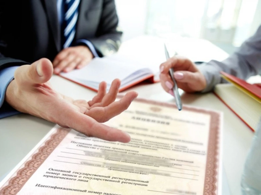 Миннауки КР предлагает отзывать лицензии у вузов без решения суда