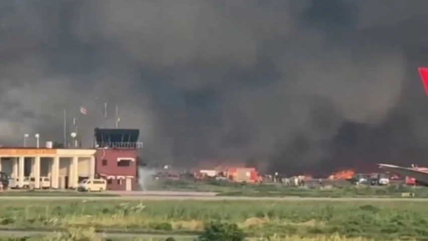 В столице Бангладеш вспыхнул пожар в международном аэропорту