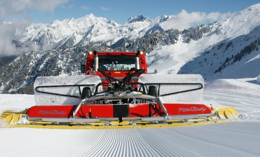 Работники «Ала-Тоо Резорт» будут обучаться управлению ратраками на курорте «Манжерок» в Алтае