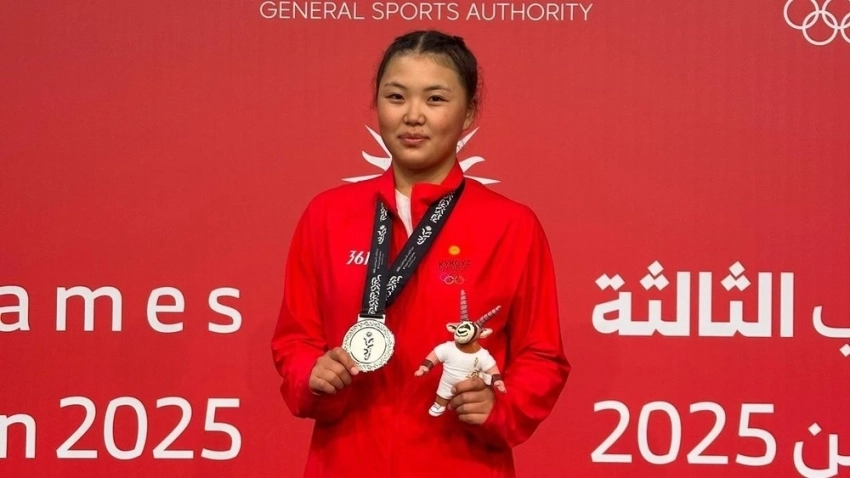 Саниет Талайбекова принесла первую медаль Кыргызстана на юношеской Азиаде