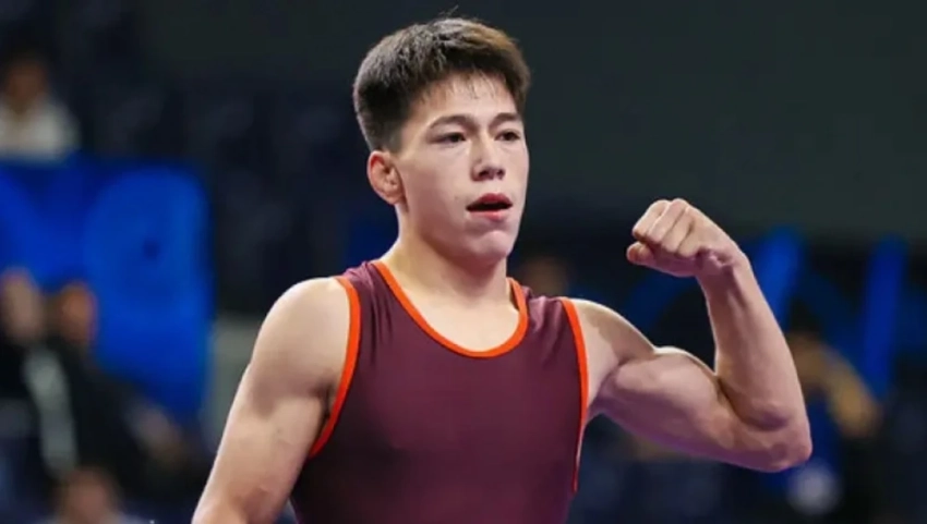 Куттубек Абдуразаков вышел в полуфинал молодежного чемпионата мира в Сербии