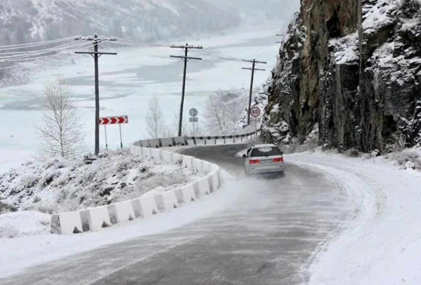 Автобусам и маршруткам запретили ездить по трассе Бишкек — Ош до 1 мая