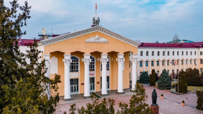 Зарплаты в вузах не радуют преподавателей