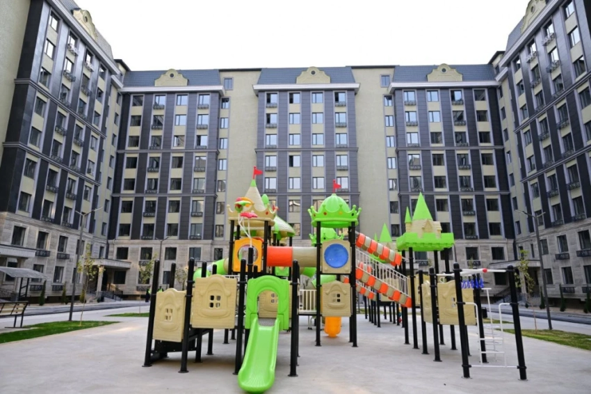 Садыр Жапаров открыл жилой комплекс "Асман Резиденс-4"