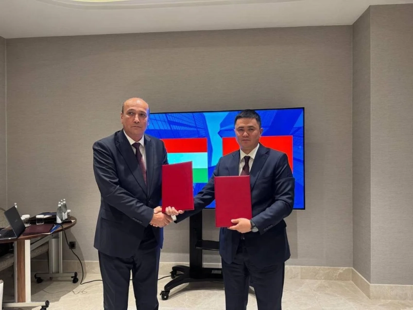 Минстрой подписал Дорожные карты по сотрудничеству с Узбекистаном и Таджикистаном