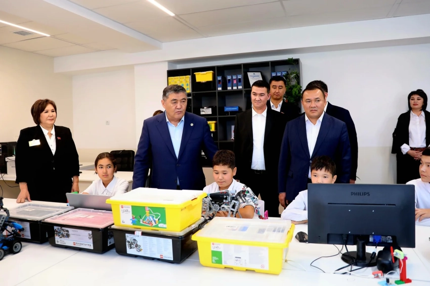 В Манасе открылось новое трехэтажное здание детского центра творчества «Ариет»