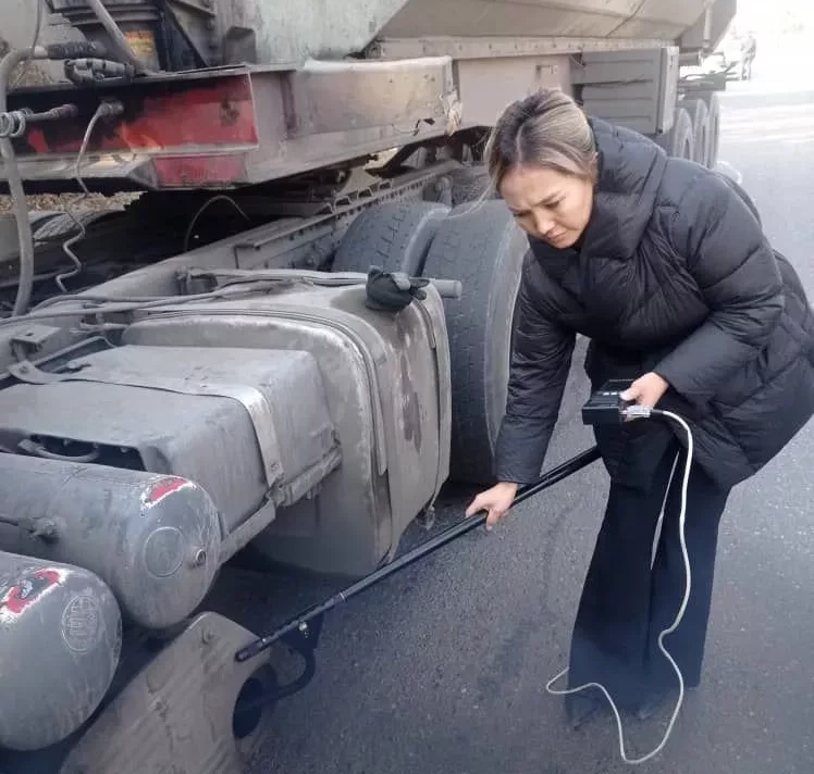 В Оше проведён рейд по выявлению автомобилей, загрязняющих воздух