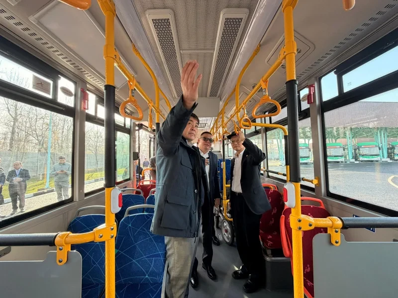 Глава АБР посетил электробусное депо и оценил развитие городского транспорта Бишкека