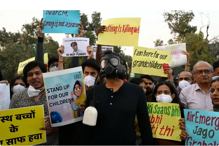 Нью-Дели накрыл смог, что вызывает ухудшение самочувствия у 34 млн жителей