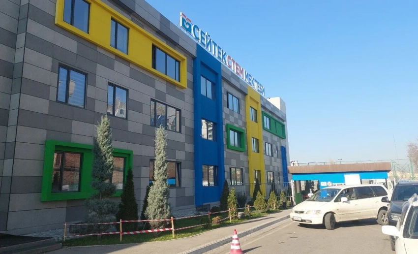 Отравление шаурмой: в частной школе Бишкека пострадали 84 человека