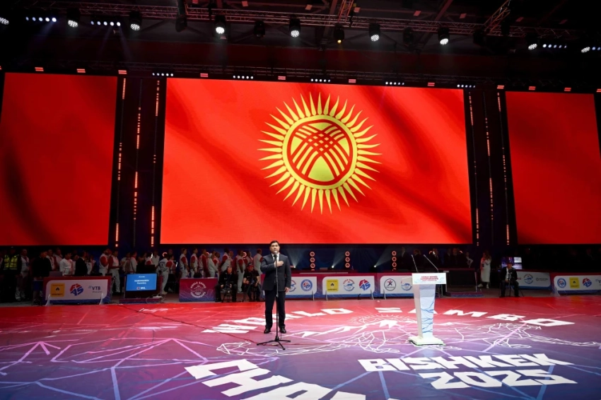 В Бишкеке стартовал чемпионат мира по самбо