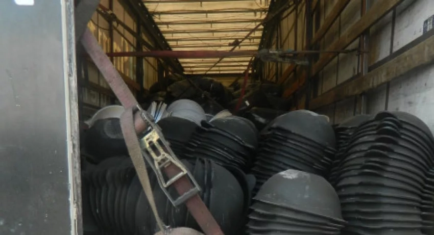 Российские таможенники пресекли ввоз почти 3 тыс. чугунных казанов из Кыргызстана