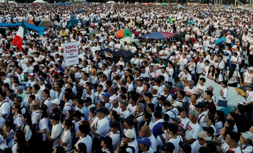 В столице Филиппин сотни тысяч протестуют против коррупции