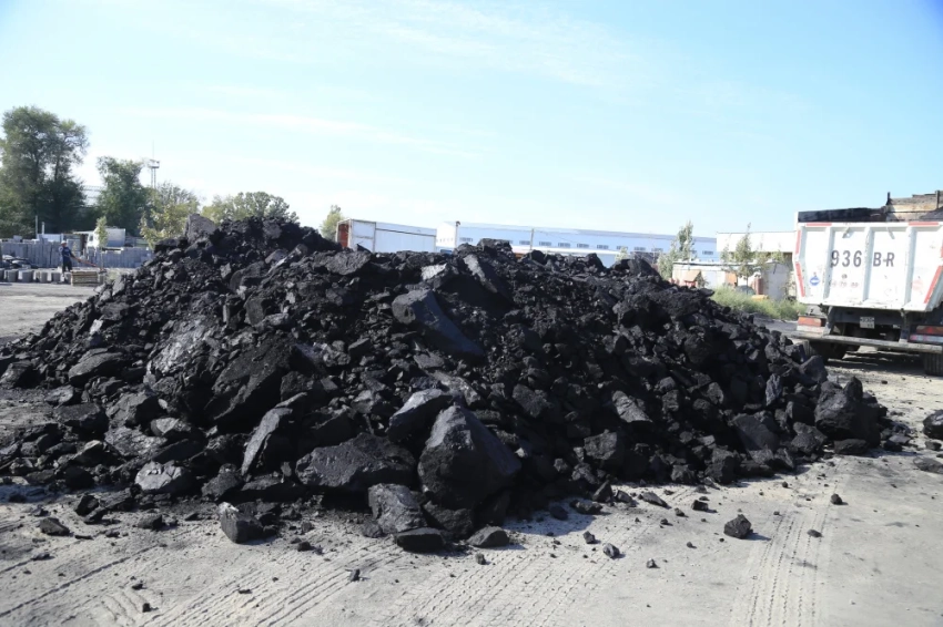 В Бишкеке выявлена сеть незаконной реализации угля, предназначенного для соцбаз