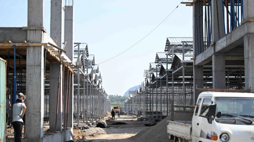 За год в Кыргызстане число торговых центров выросло, а рынков – сократилось