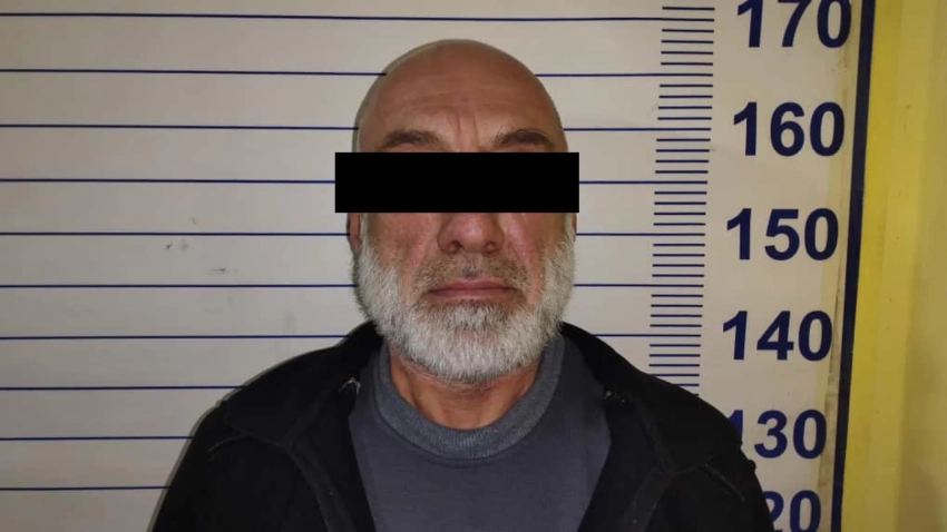 В Московском районе задержали мужчину за хранение наркотиков и оружия