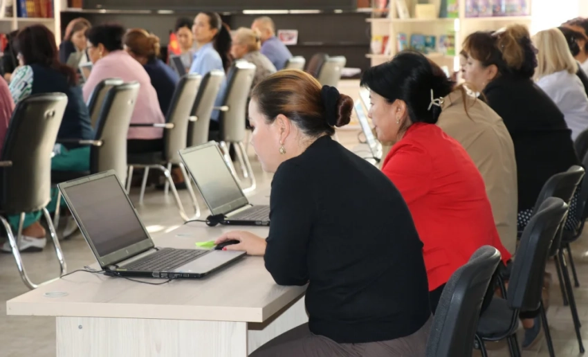 Результаты тестирования госслужащих теперь публикуются ежедневно и в полном доступе