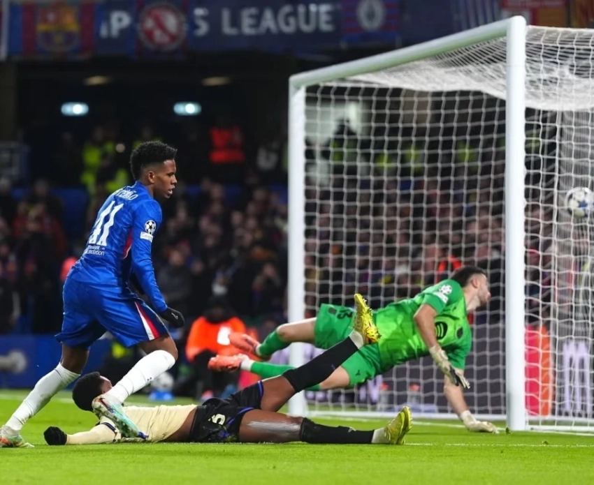 Эстеван уничтожает "Барселону" и ведёт "Челси" к победе