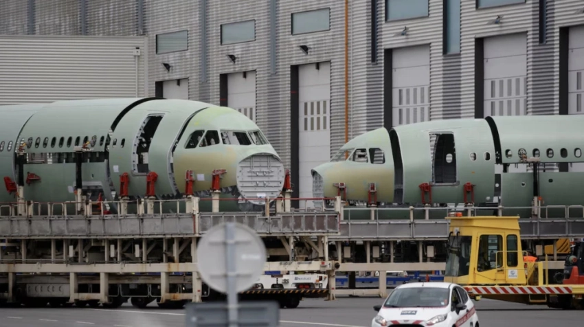 Airbus массово отзывает самолеты A320. К чему это может привести