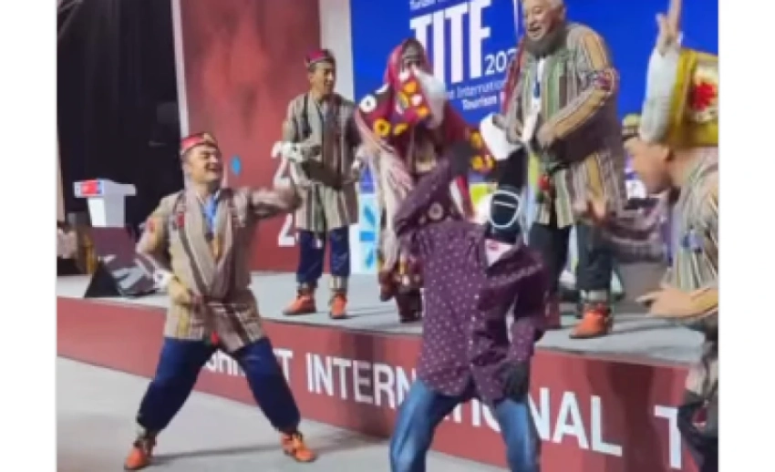 Робот станцевал на выставке в Ташкенте