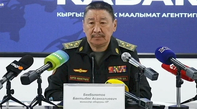 Освобождены от занимаемой должности секретарь Совбеза и первый замглавы ГКНБ Кыргызстана