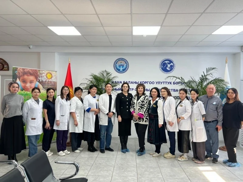 Бишкек поздравил фонд "Help the Children – SKD" с 18-летием