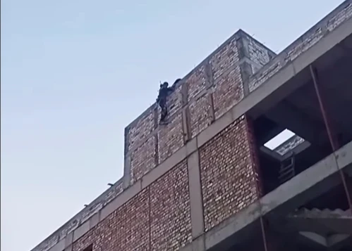 Строительную компанию оштрафовали на за нарушение правил безопасности по жалобе жителей