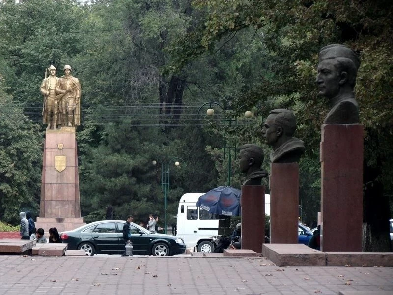 "Иманалы Айдарбеков был бы против переименования бульвара Молодой Гвардии"