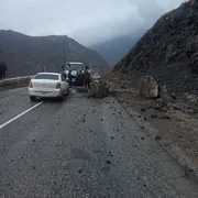 Камнепад на трассе Бишкек–Ош ликвидирован, движение полностью восстановлено