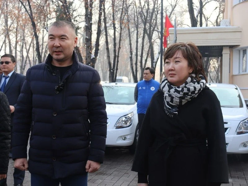 Институту омбудсмена передали девять служебных авто