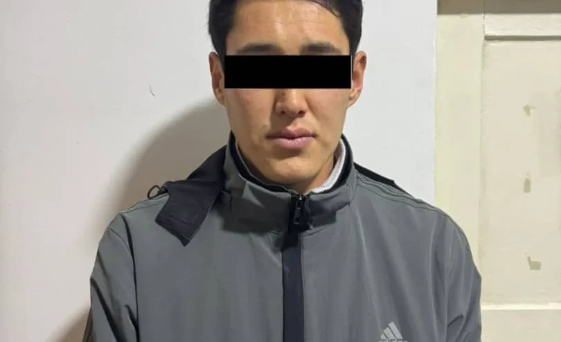 В Токмоке задержали мужчину за кражу парфюмерии из салона авто