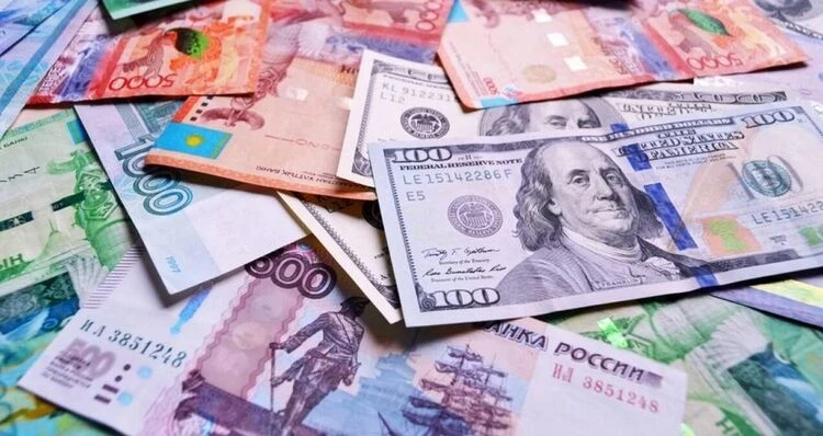 Рубль и евро продолжают дорожать. Курс валют на 25 декабря