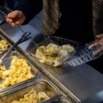 Манты, самсы и плов: постсоветский супермаркет стал популярным в Нью-Йорке