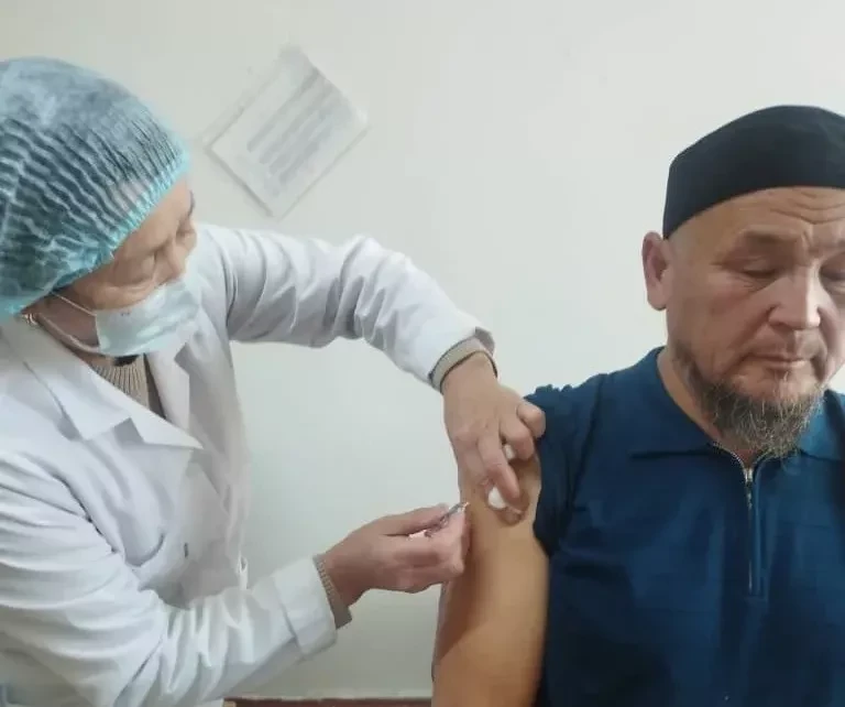 В Кыргызстане организована вакцинация паломников, направляющихся на Хадж в 2026 году
