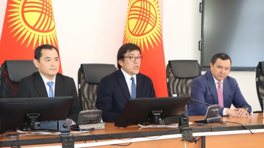 Каныбека Досмамбетова представили коллективу Минздрава