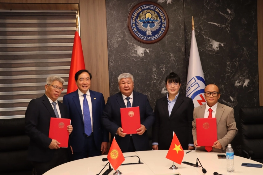 В Иссык-Кульской области начали строить солнечную электростанцию