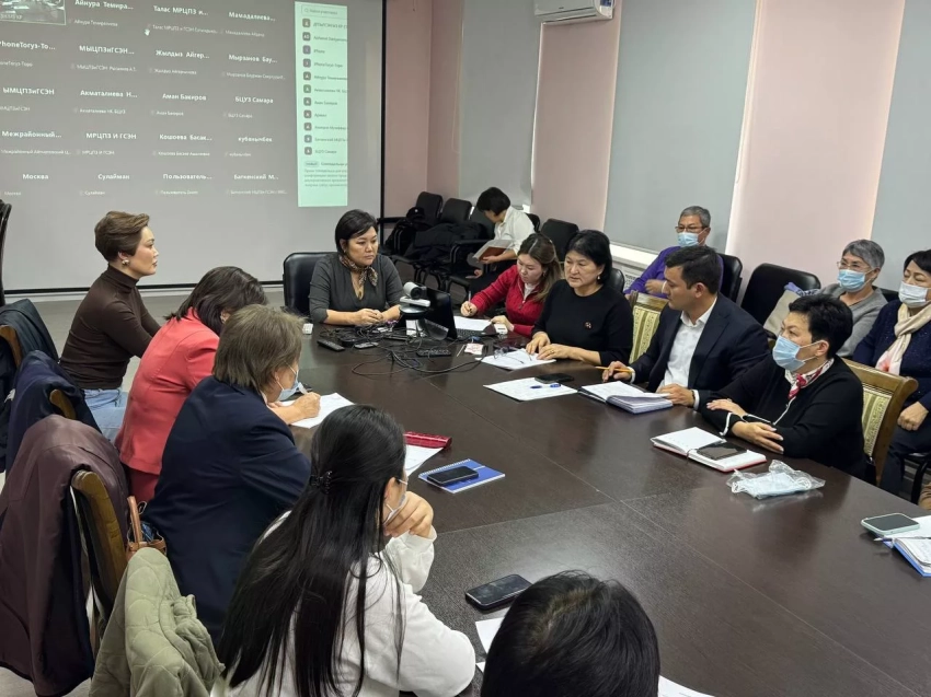 Оперативный штаб по гриппу рекомендовал усилить профилактическую работу не только среди детсадов и школ, но и в торговых центрах