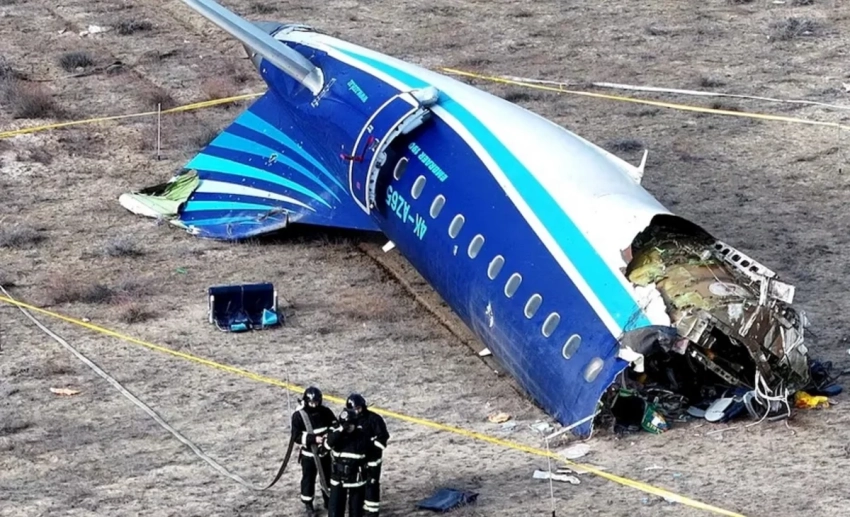 Казахстан завершает расследование крушения самолёта AZAL под Актау