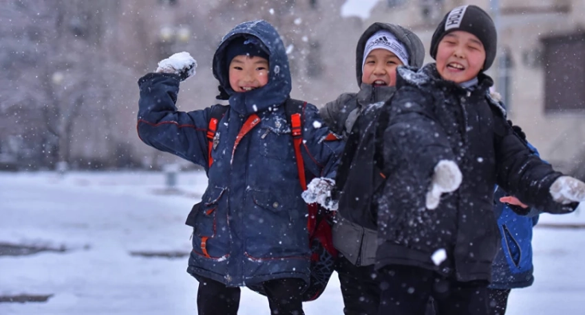 Стало известно, когда у школьников зимние каникулы