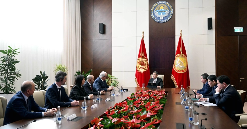 Садыр Жапаров встретился с главами Объединенного мира борьбы и Объединенного мира борьбы Азии