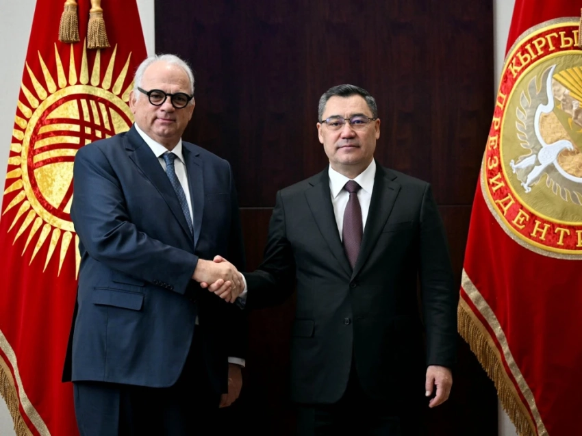 Садыр Жапаров встретился с руководством United World Wrestling