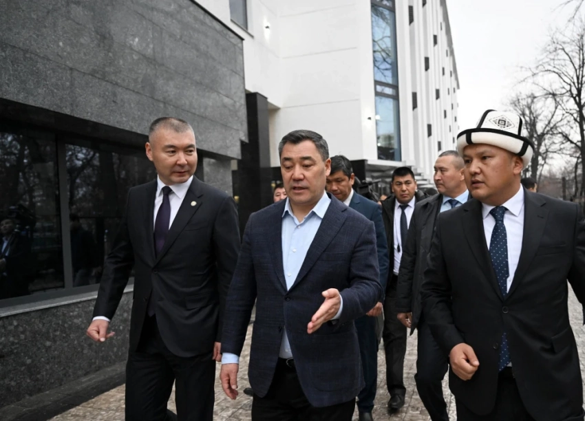 Садыр Жапаров посетил обновленное здание НТРК после капитальной реконструкции