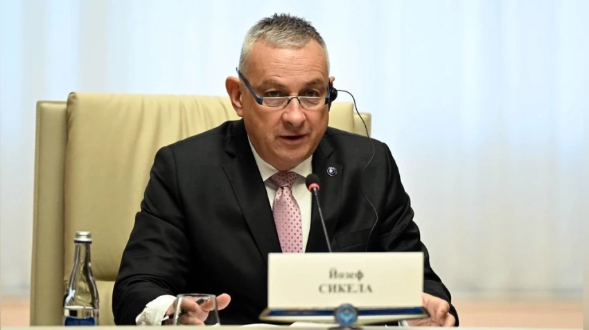 В ЕС прокомментировали санкции против двух кыргызстанских банков