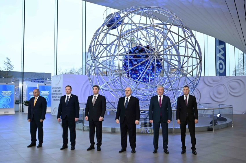 Атом, наука и технологии: Адылбек Касымалиев представил КР на форуме в России